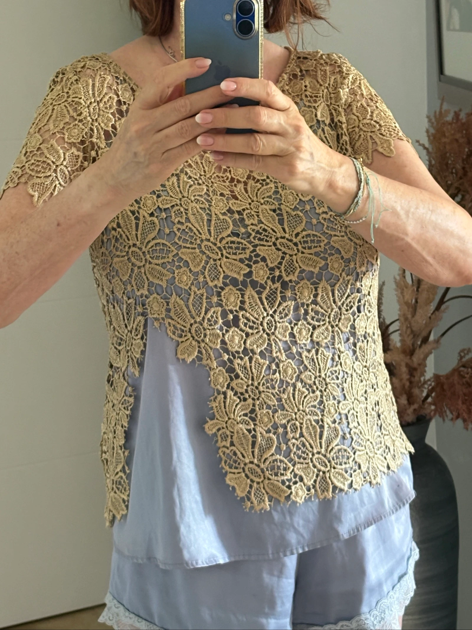 Top italien en guipure dorée – Taille 46 IT 42FR